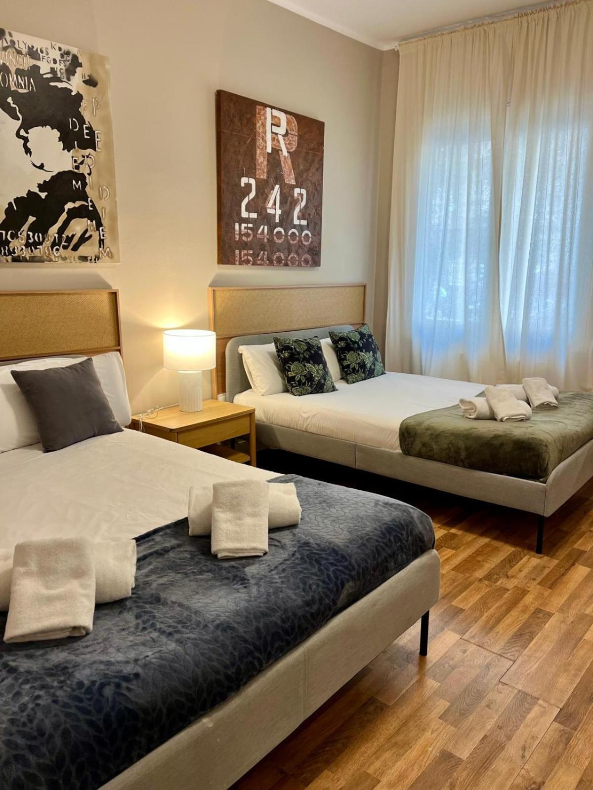 Sagrada Familia Secret Apartment Barcellona Esterno foto